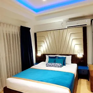 Infinity By Ocean Breeze Apartment